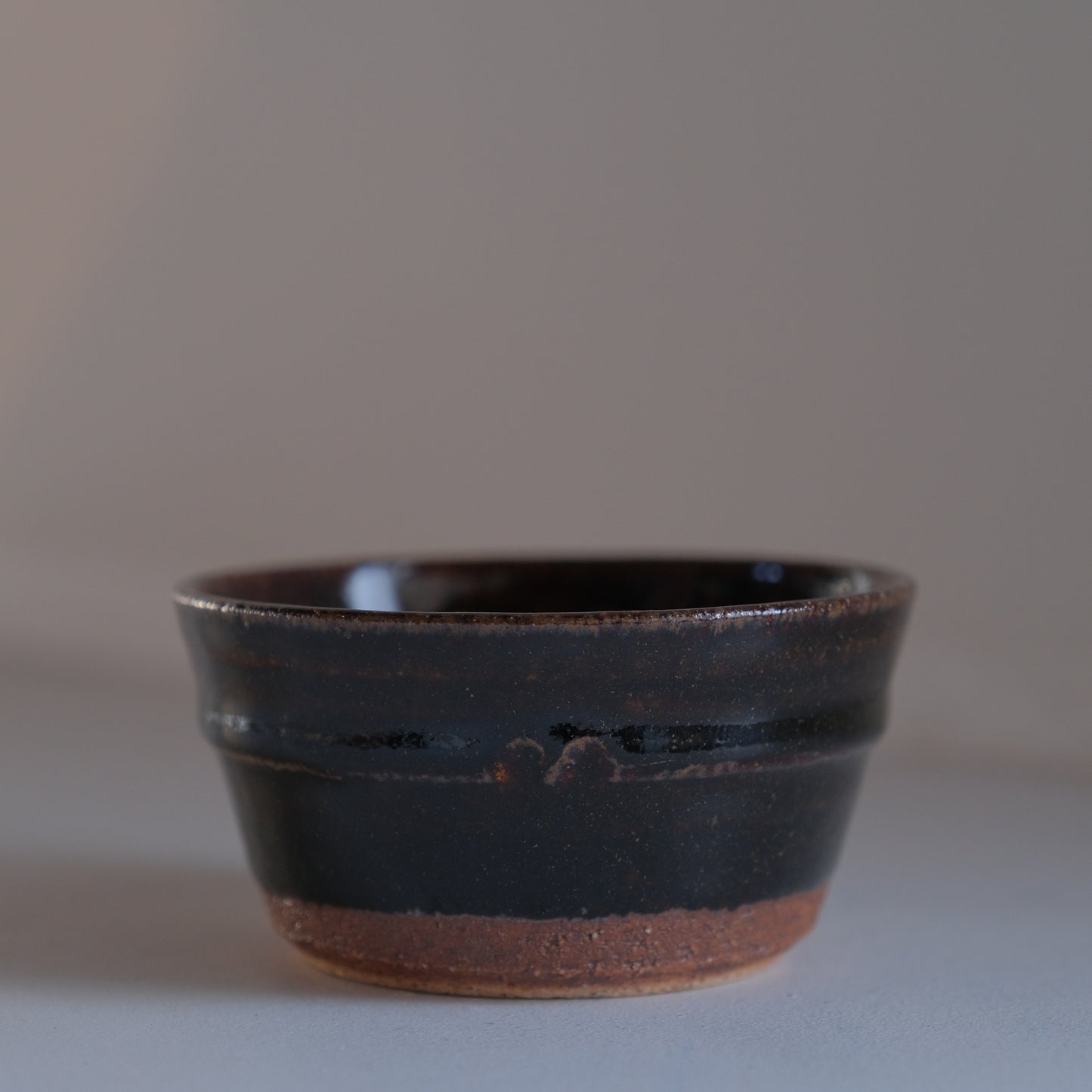 胴紐飴釉鉢 /沖塩明樹