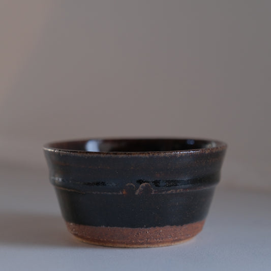 胴紐飴釉鉢 /沖塩明樹