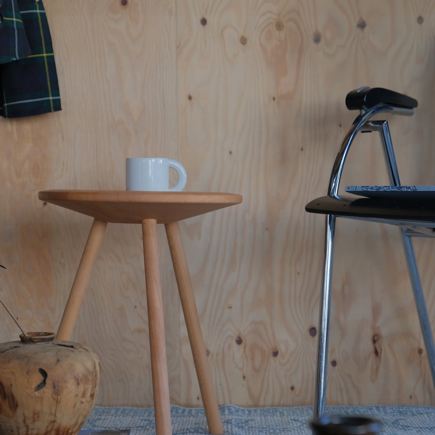 3legs  stool round / designed by コーチカズノリ